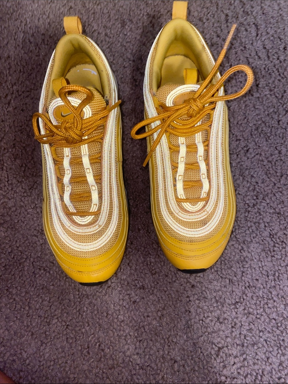 Nike Women’s Athletic Shoes in Mustard Yellow and Cream
